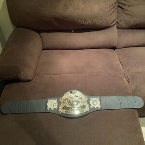 WWF WWE Wrestling Foam Undisputed Championship Belt 2002 Jakks